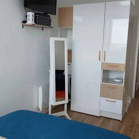 Cosy 3 Pers, Balcon Ensoleille Et Parking - Fr-1-551-83 아파트