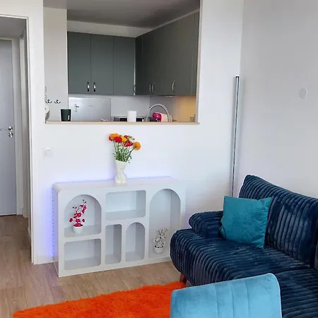 Cosy 3 Pers, Balcon Ensoleille Et Parking - Fr-1-551-83 Apartamento